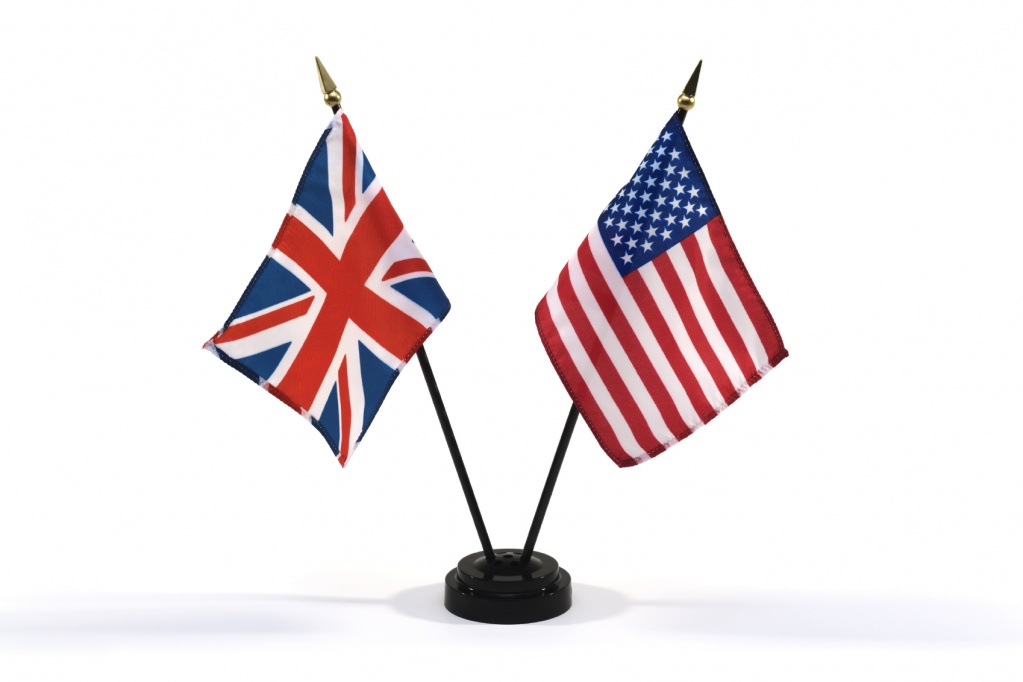 So sánh chi phí du học Anh và Mỹ?