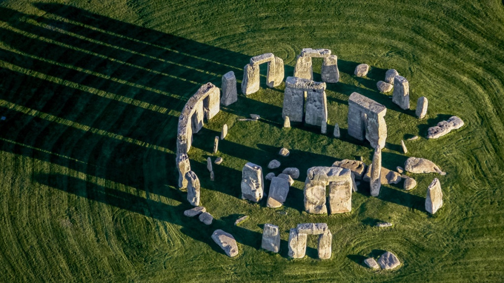 stonehenge-uk.jpg