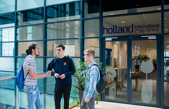 Holland_blog_students at ISC_700.jpg